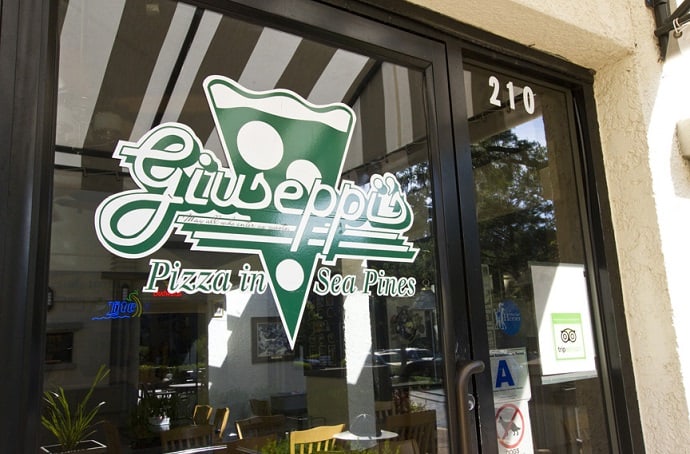 Giuseppis Serves Delicious Pizza and More